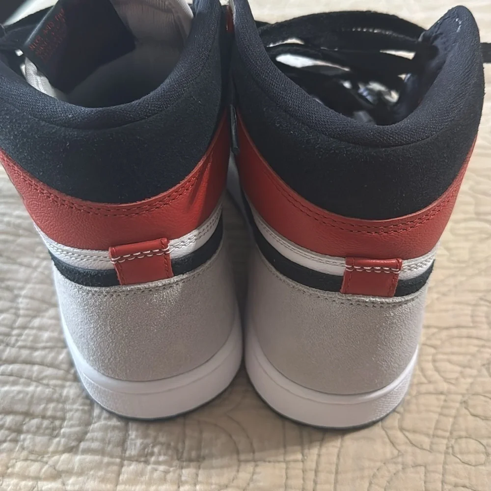 Air Jordan Nike 1 Retro High OG Smoke Gray Sneakers